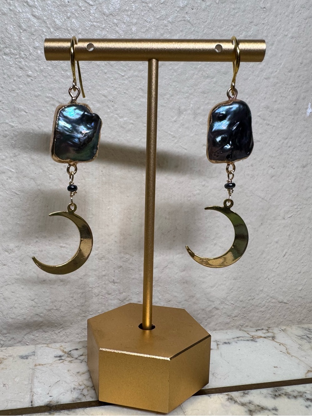 18K Gold filled Crescent Moon Earrings with Black Iridescent Pearls‼️HANDMADE‼️